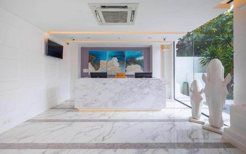 วี บูทิก โฮเต็ล - บีเคเค Hotel พนมเปญ ภายนอก รูปภาพ